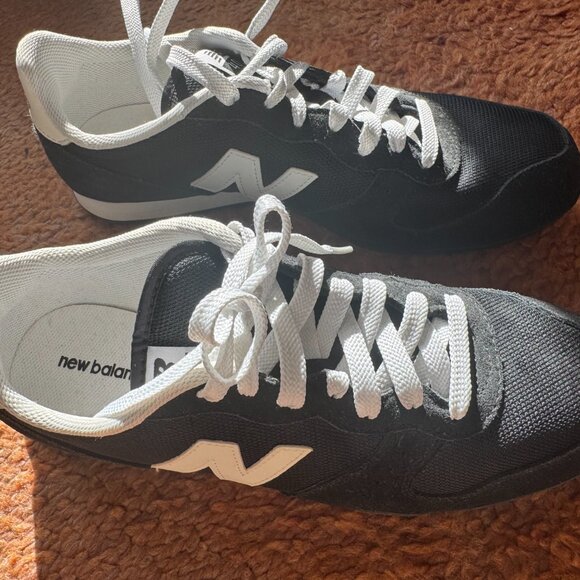 New Balance Classic Sneakers, Men's Size 10, Black & White, ML501KW - Picture 9 of 11